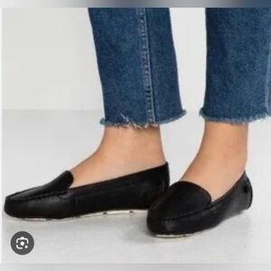 UGG Flores Black Pebbled Leather Slip On Moccasin Driving Loafer Women's Size 6